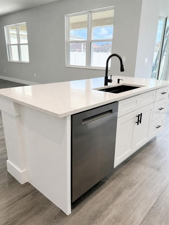 For Sale: $535,000 (5 beds, 2 baths, 2694 Square Feet)