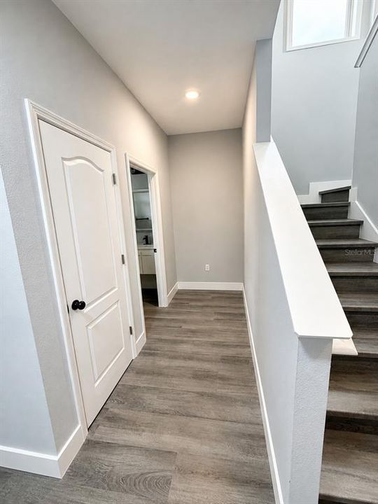 For Sale: $535,000 (5 beds, 2 baths, 2694 Square Feet)