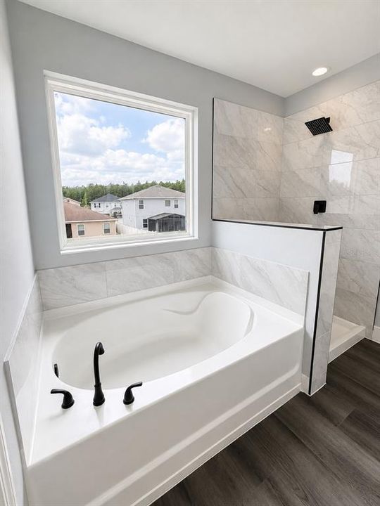 For Sale: $535,000 (5 beds, 2 baths, 2694 Square Feet)