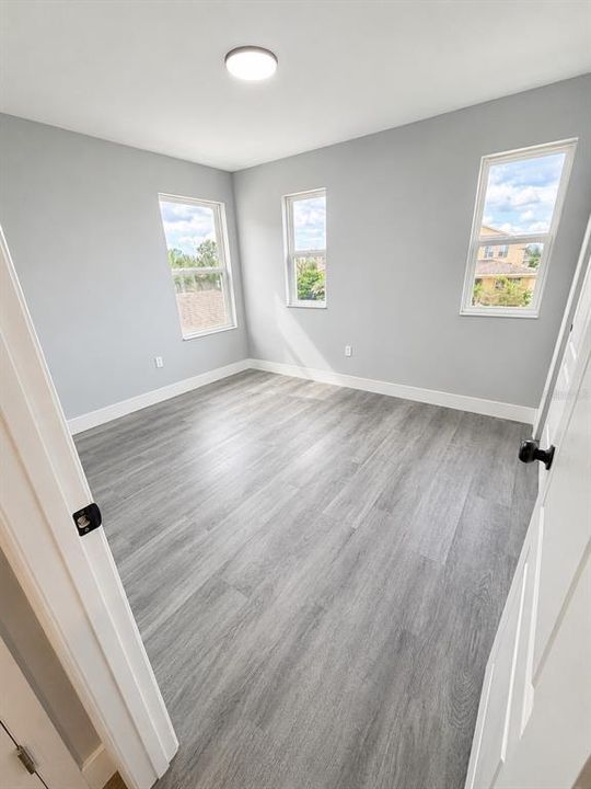 For Sale: $535,000 (5 beds, 2 baths, 2694 Square Feet)