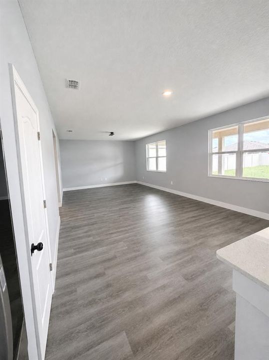 For Sale: $535,000 (5 beds, 2 baths, 2694 Square Feet)