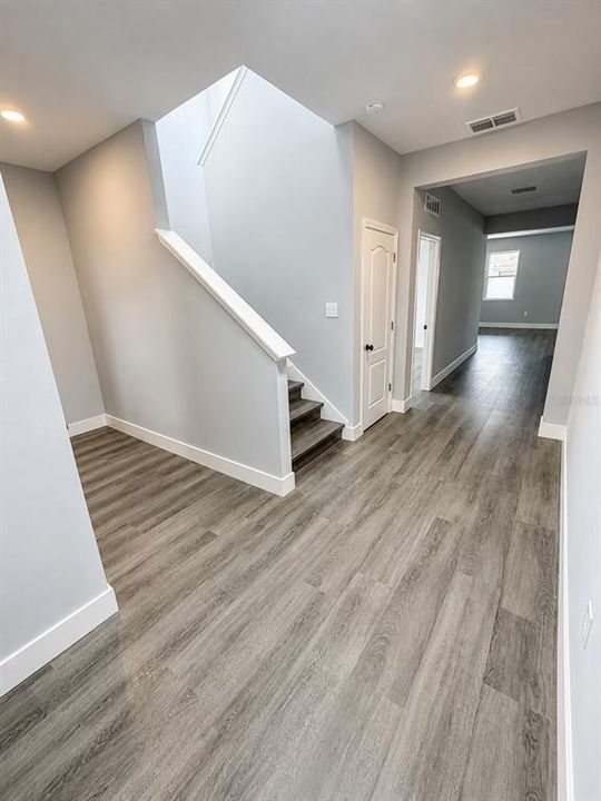 For Sale: $535,000 (5 beds, 2 baths, 2694 Square Feet)