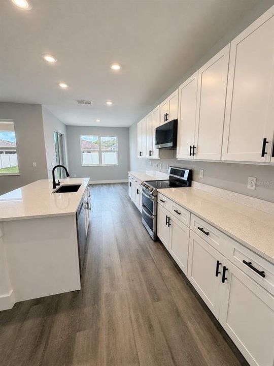 For Sale: $535,000 (5 beds, 2 baths, 2694 Square Feet)