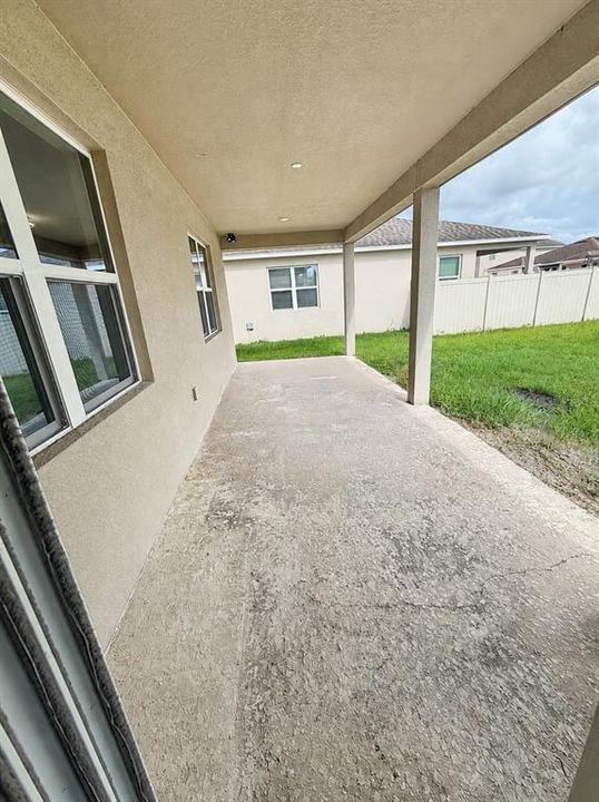 For Sale: $535,000 (5 beds, 2 baths, 2694 Square Feet)