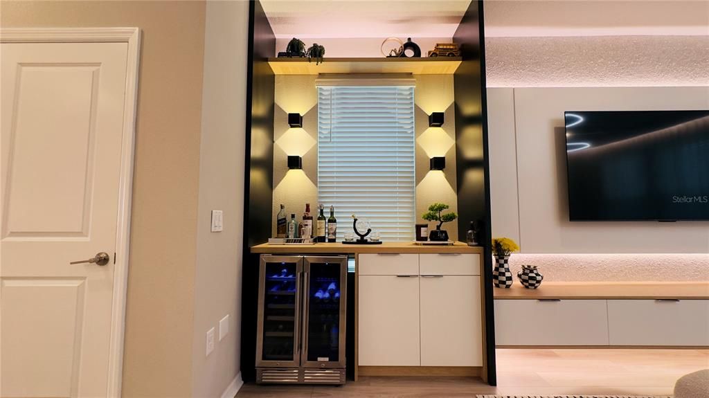 En Venta: $870,000 (5 camas, 4 baños, 2725 Pies cuadrados)