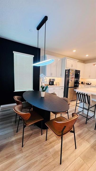 En Venta: $870,000 (5 camas, 4 baños, 2725 Pies cuadrados)