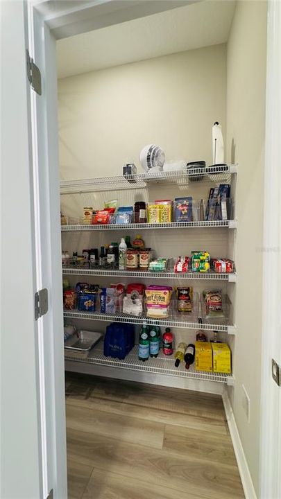 En Venta: $870,000 (5 camas, 4 baños, 2725 Pies cuadrados)