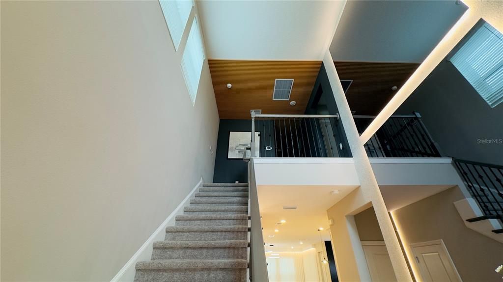 En Venta: $870,000 (5 camas, 4 baños, 2725 Pies cuadrados)