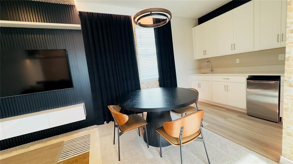 En Venta: $870,000 (5 camas, 4 baños, 2725 Pies cuadrados)