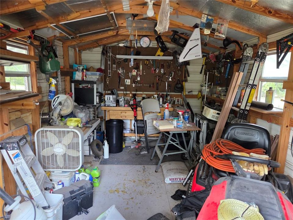 For Sale: $160,000 (3 beds, 2 baths, 1216 Square Feet)
