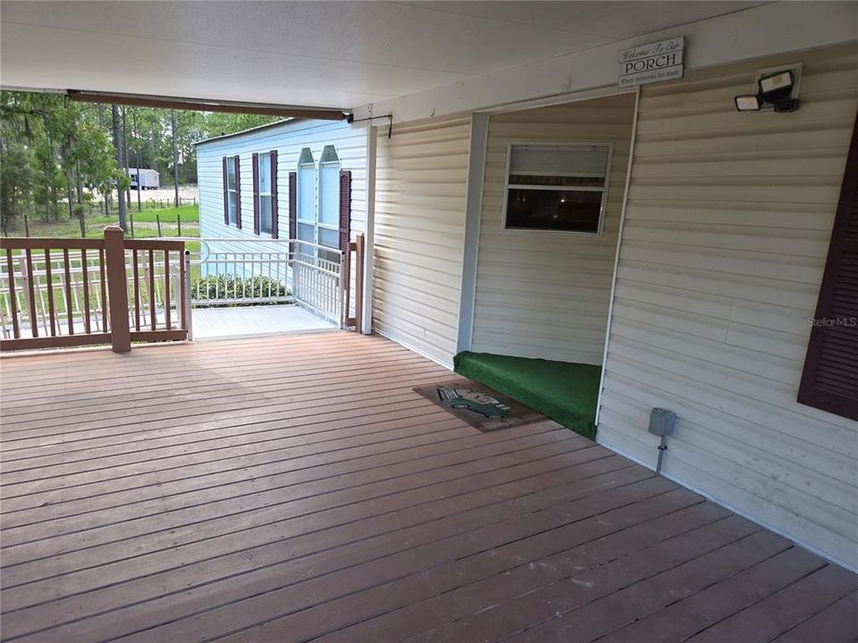 For Sale: $160,000 (3 beds, 2 baths, 1216 Square Feet)