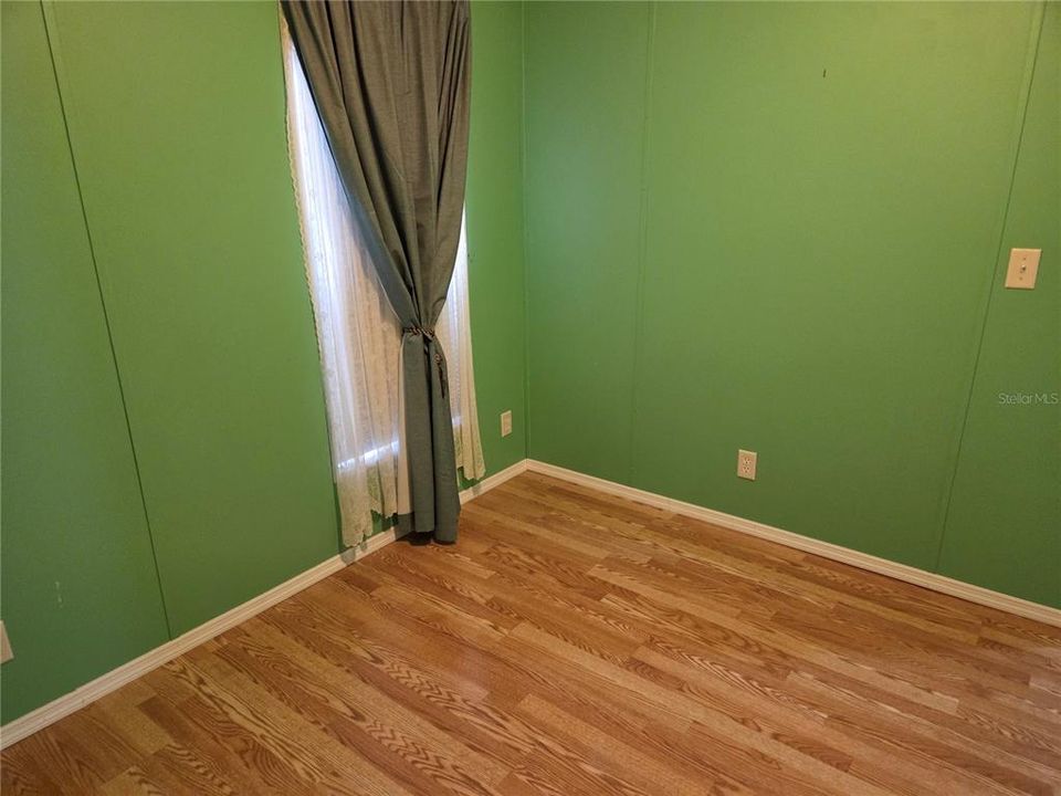 For Sale: $160,000 (3 beds, 2 baths, 1216 Square Feet)