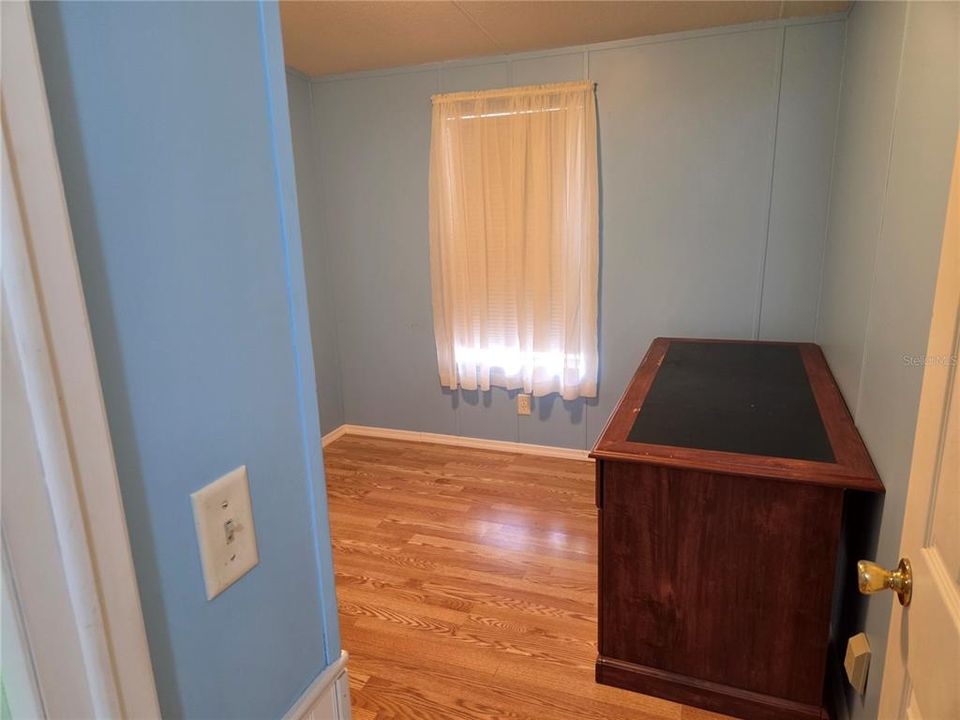 For Sale: $160,000 (3 beds, 2 baths, 1216 Square Feet)