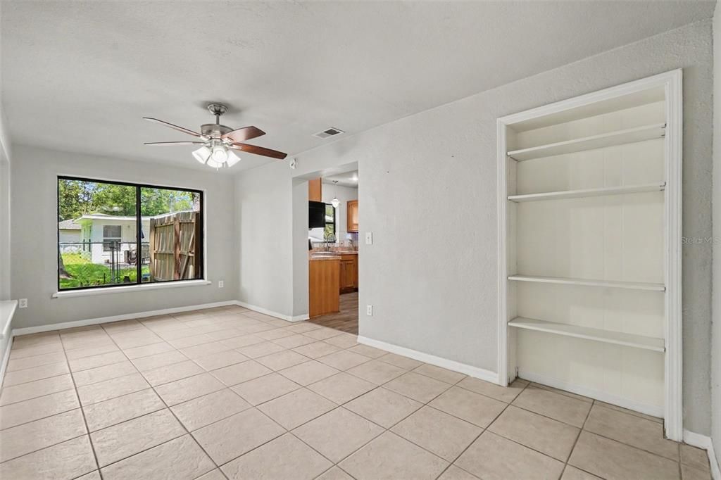 For Sale: $235,000 (3 beds, 2 baths, 1385 Square Feet)