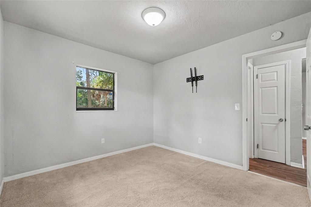 For Sale: $235,000 (3 beds, 2 baths, 1385 Square Feet)