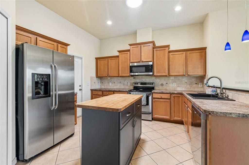 For Sale: $339,000 (3 beds, 2 baths, 2075 Square Feet)
