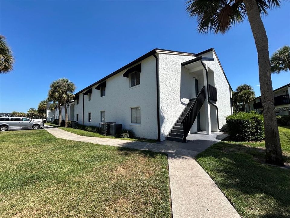For Rent: $1,900 (3 beds, 2 baths, 1426 Square Feet)