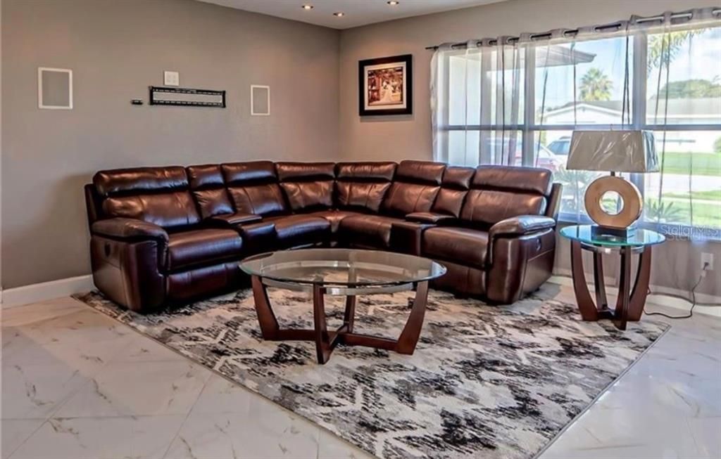 For Sale: $359,000 (4 beds, 2 baths, 1797 Square Feet)