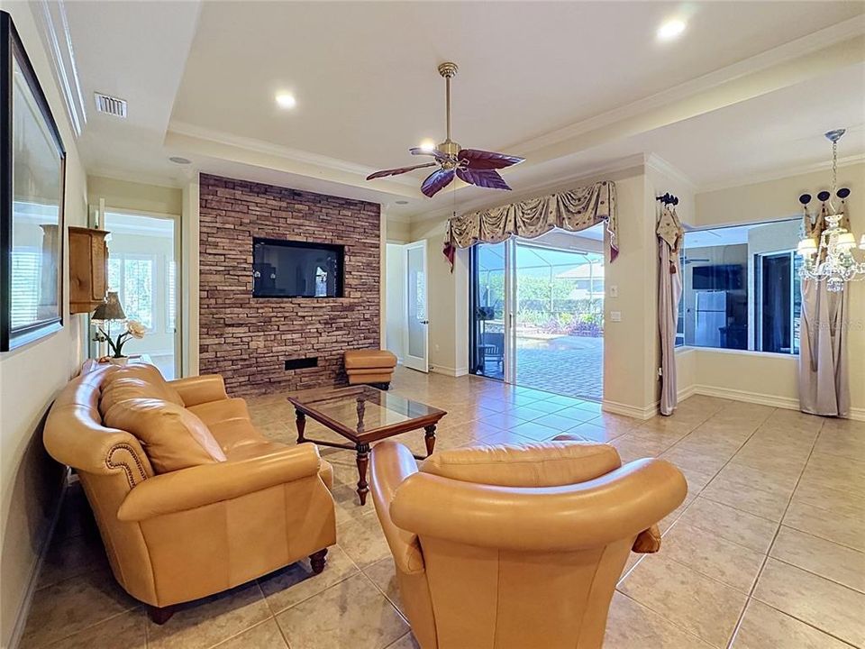 For Sale: $825,000 (4 beds, 3 baths, 3061 Square Feet)