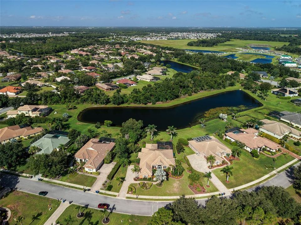 For Sale: $825,000 (4 beds, 3 baths, 3061 Square Feet)