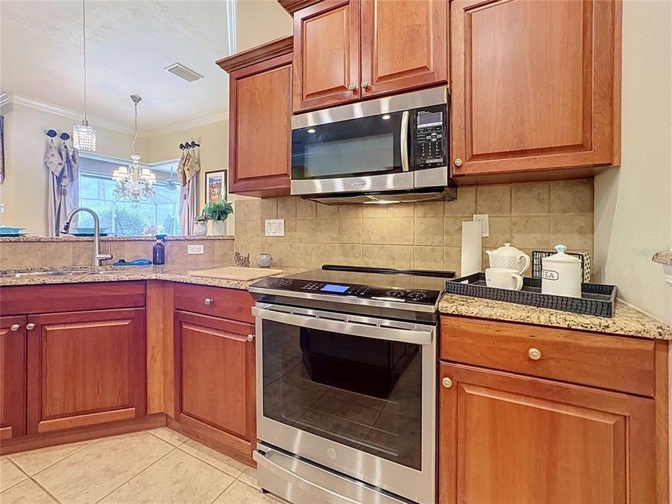 For Sale: $825,000 (4 beds, 3 baths, 3061 Square Feet)
