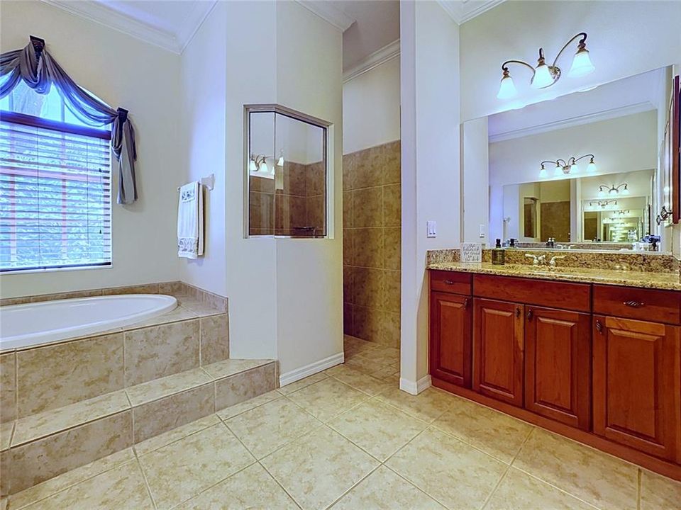 For Sale: $825,000 (4 beds, 3 baths, 3061 Square Feet)