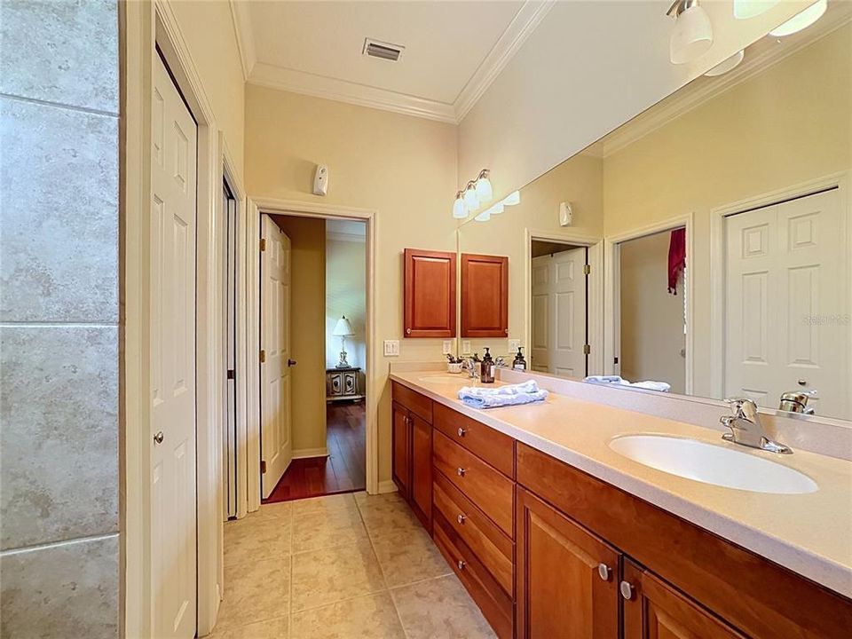 For Sale: $825,000 (4 beds, 3 baths, 3061 Square Feet)