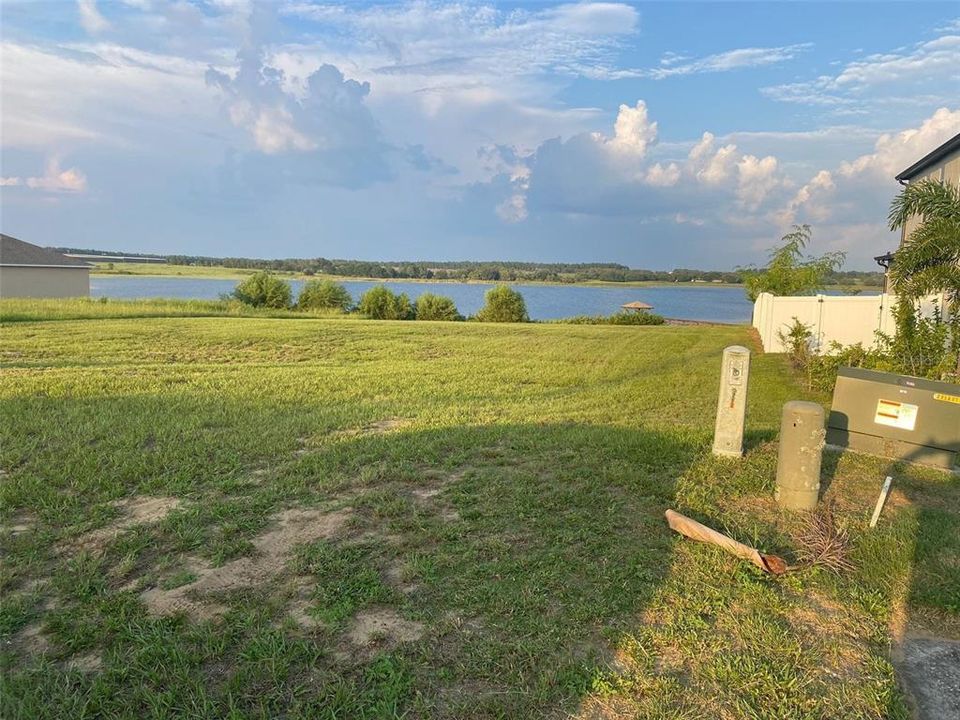 На продажу: $84,000 (0.61 acres)