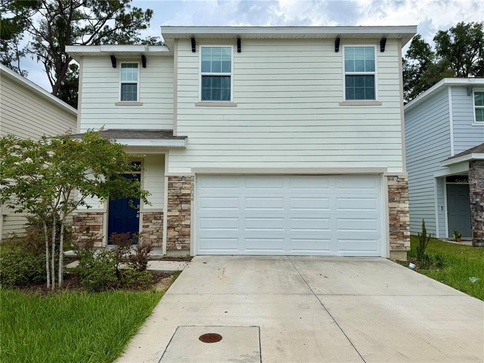 For Sale: $395,000 (5 beds, 3 baths, 2342 Square Feet)