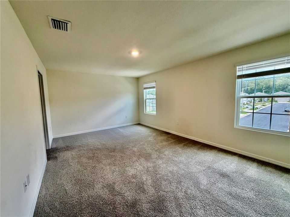For Sale: $395,000 (5 beds, 3 baths, 2342 Square Feet)