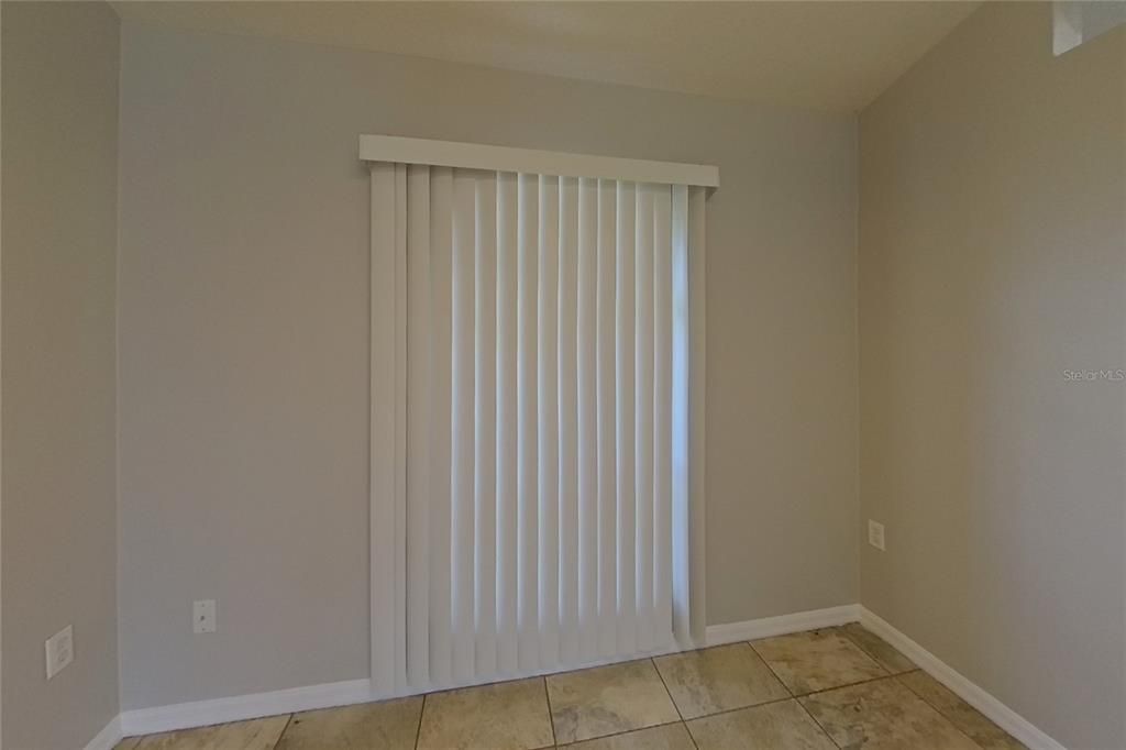 В аренду: $1,899 (4 спален, 2 ванн, 1781 Квадратных фут)