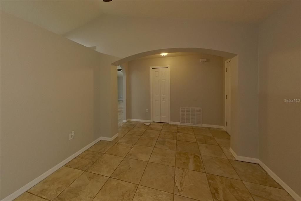 В аренду: $1,899 (4 спален, 2 ванн, 1781 Квадратных фут)