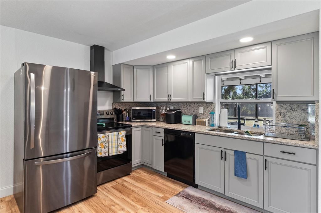 For Sale: $349,000 (2 beds, 2 baths, 1522 Square Feet)