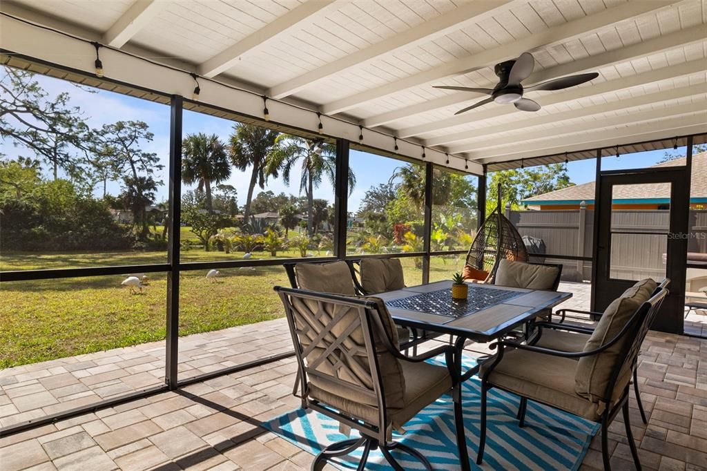 For Sale: $349,000 (2 beds, 2 baths, 1522 Square Feet)