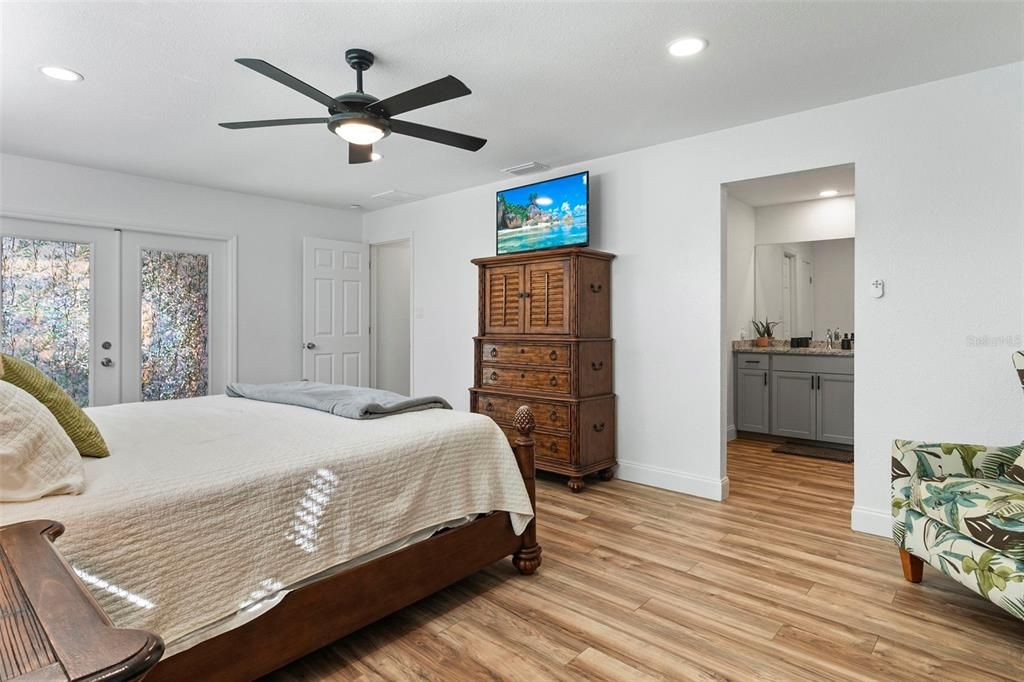 For Sale: $349,000 (2 beds, 2 baths, 1522 Square Feet)