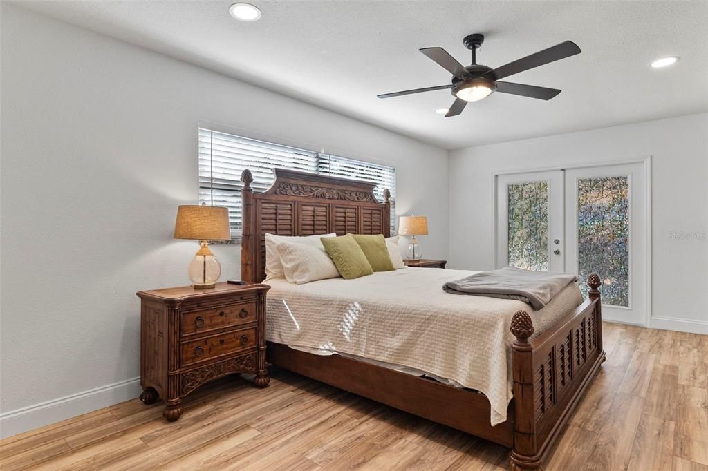For Sale: $349,000 (2 beds, 2 baths, 1522 Square Feet)