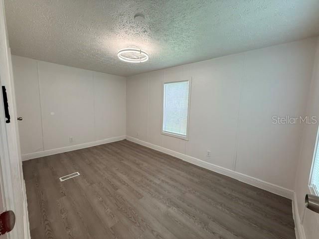 For Sale: $189,000 (3 beds, 2 baths, 1216 Square Feet)