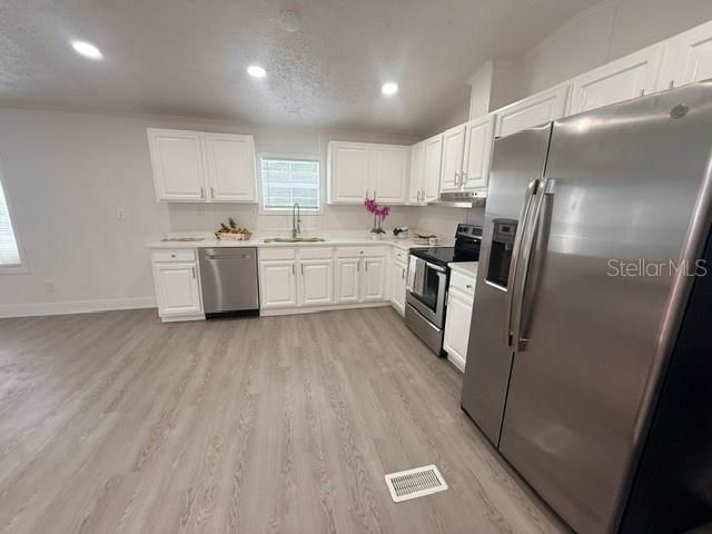 For Sale: $189,000 (3 beds, 2 baths, 1216 Square Feet)