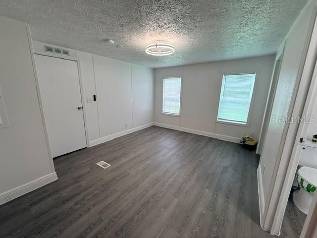 For Sale: $189,000 (3 beds, 2 baths, 1216 Square Feet)