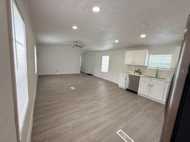 For Sale: $189,000 (3 beds, 2 baths, 1216 Square Feet)
