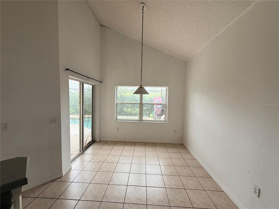 В аренду: $3,200 (5 спален, 3 ванн, 2677 Квадратных фут)
