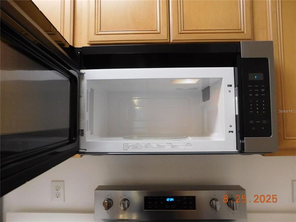 For Rent: $2,255 (3 beds, 2 baths, 1408 Square Feet)