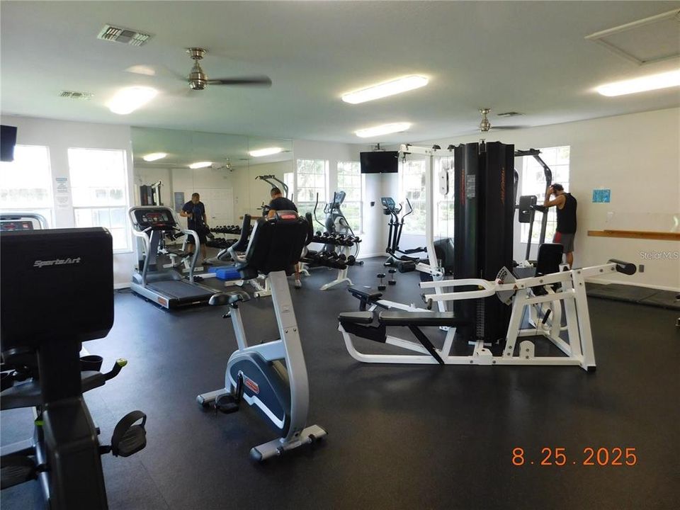 For Rent: $2,255 (3 beds, 2 baths, 1408 Square Feet)