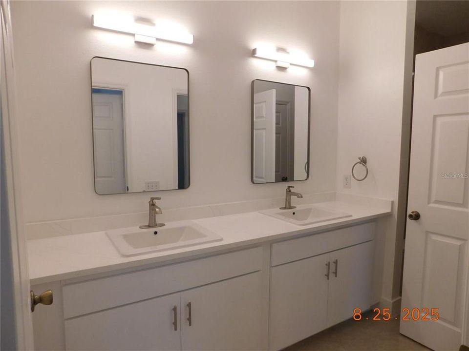 For Rent: $2,255 (3 beds, 2 baths, 1408 Square Feet)
