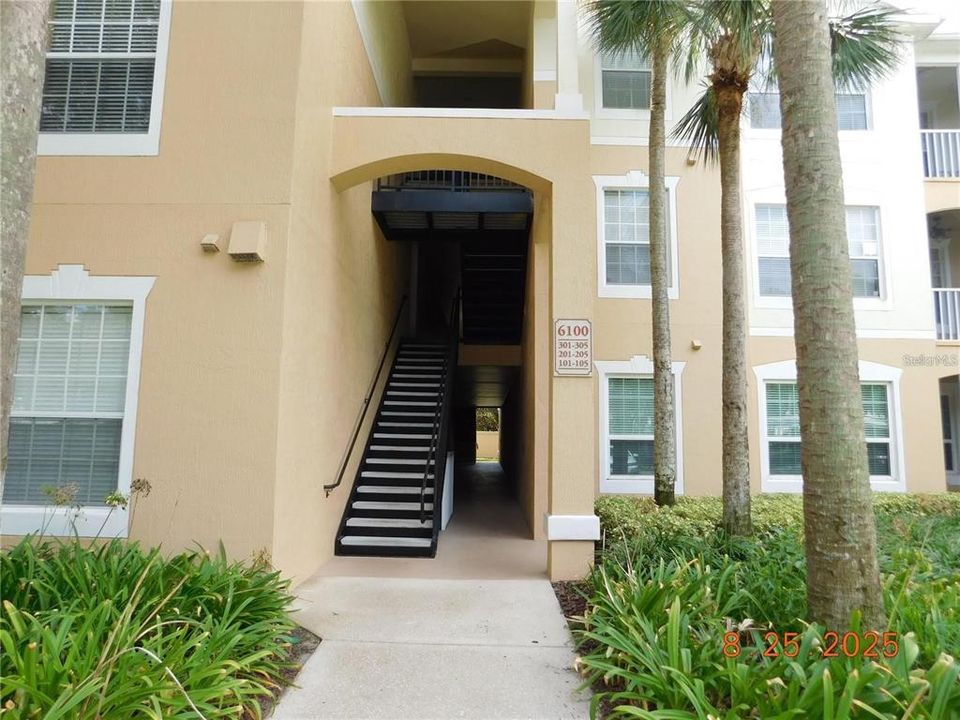 For Rent: $2,255 (3 beds, 2 baths, 1408 Square Feet)