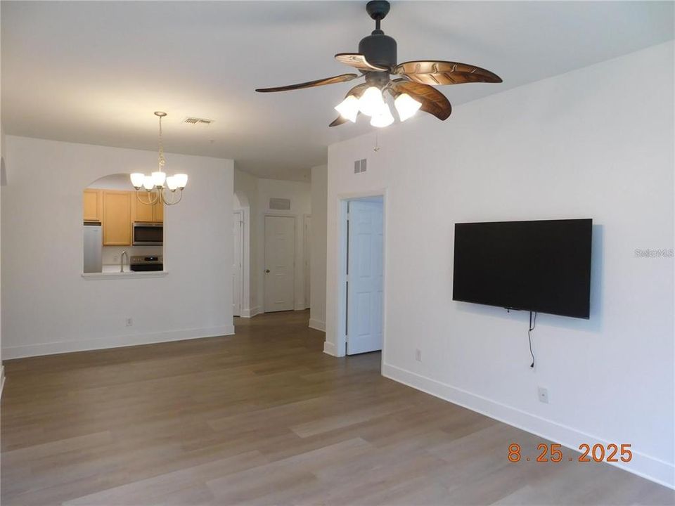 For Rent: $2,255 (3 beds, 2 baths, 1408 Square Feet)