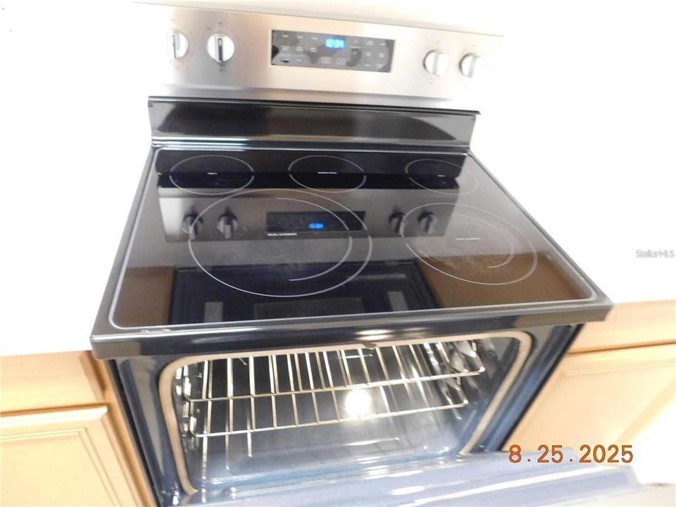 For Rent: $2,255 (3 beds, 2 baths, 1408 Square Feet)