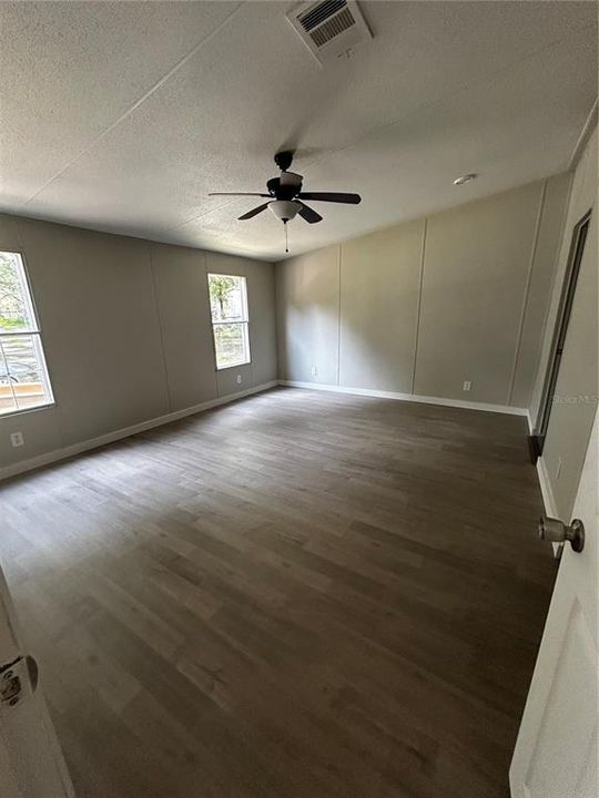 En Venta: $370,000 (3 camas, 2 baños, 2052 Pies cuadrados)