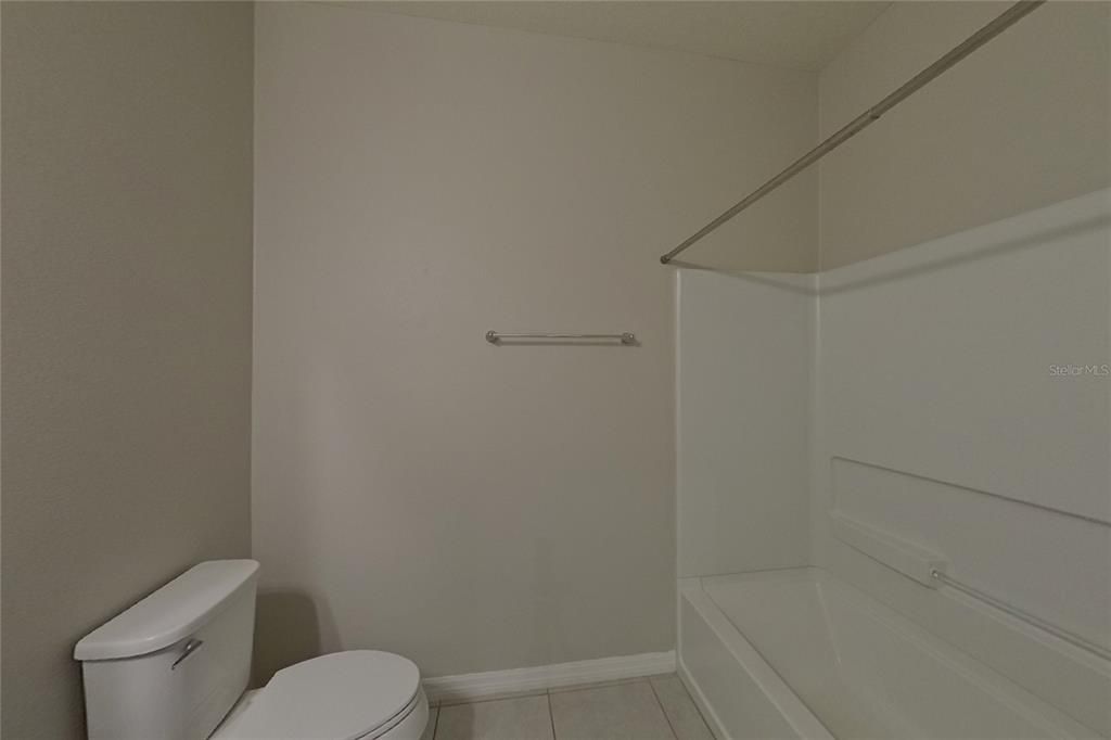 For Rent: $2,049 (3 beds, 2 baths, 1558 Square Feet)
