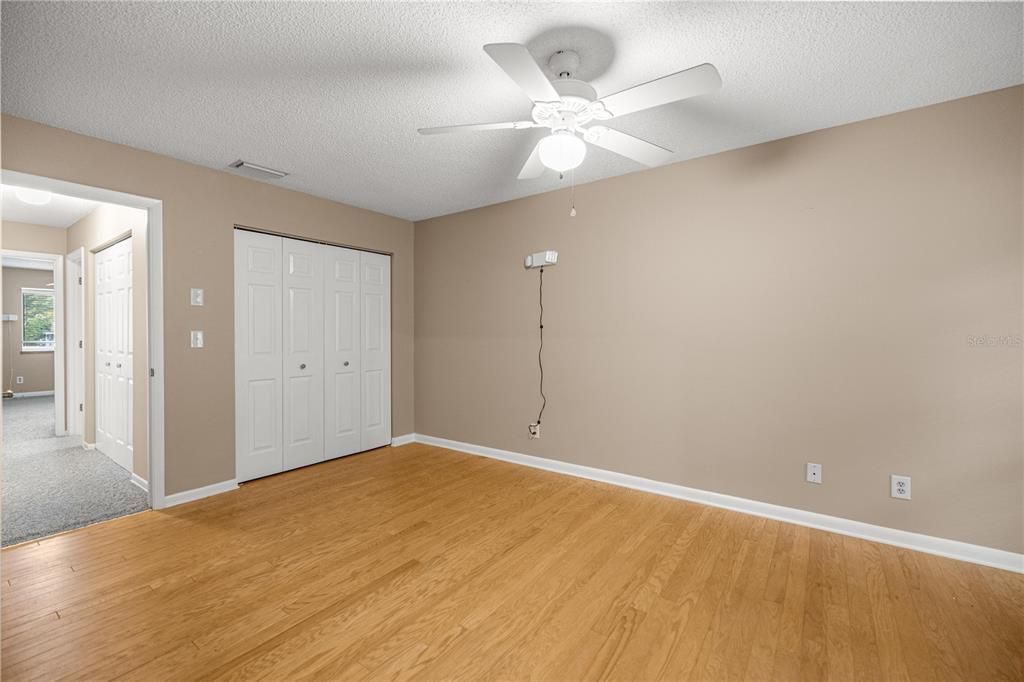 For Sale: $275,000 (3 beds, 2 baths, 1453 Square Feet)